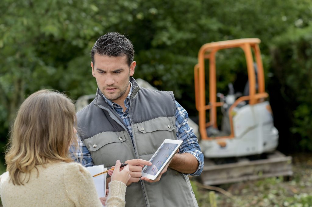 These are the questions to ask before hiring a contractor